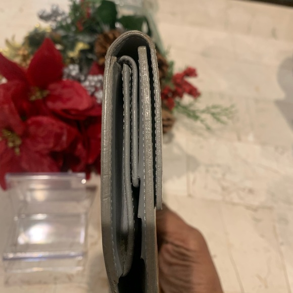 Authentic Louis Vuitton Vernis Sarah International Wallet - Picture 12 of 14